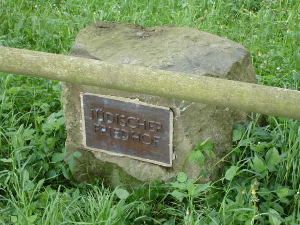 Gedenkstein des j�discher Friedhofs am Schwarzenberg